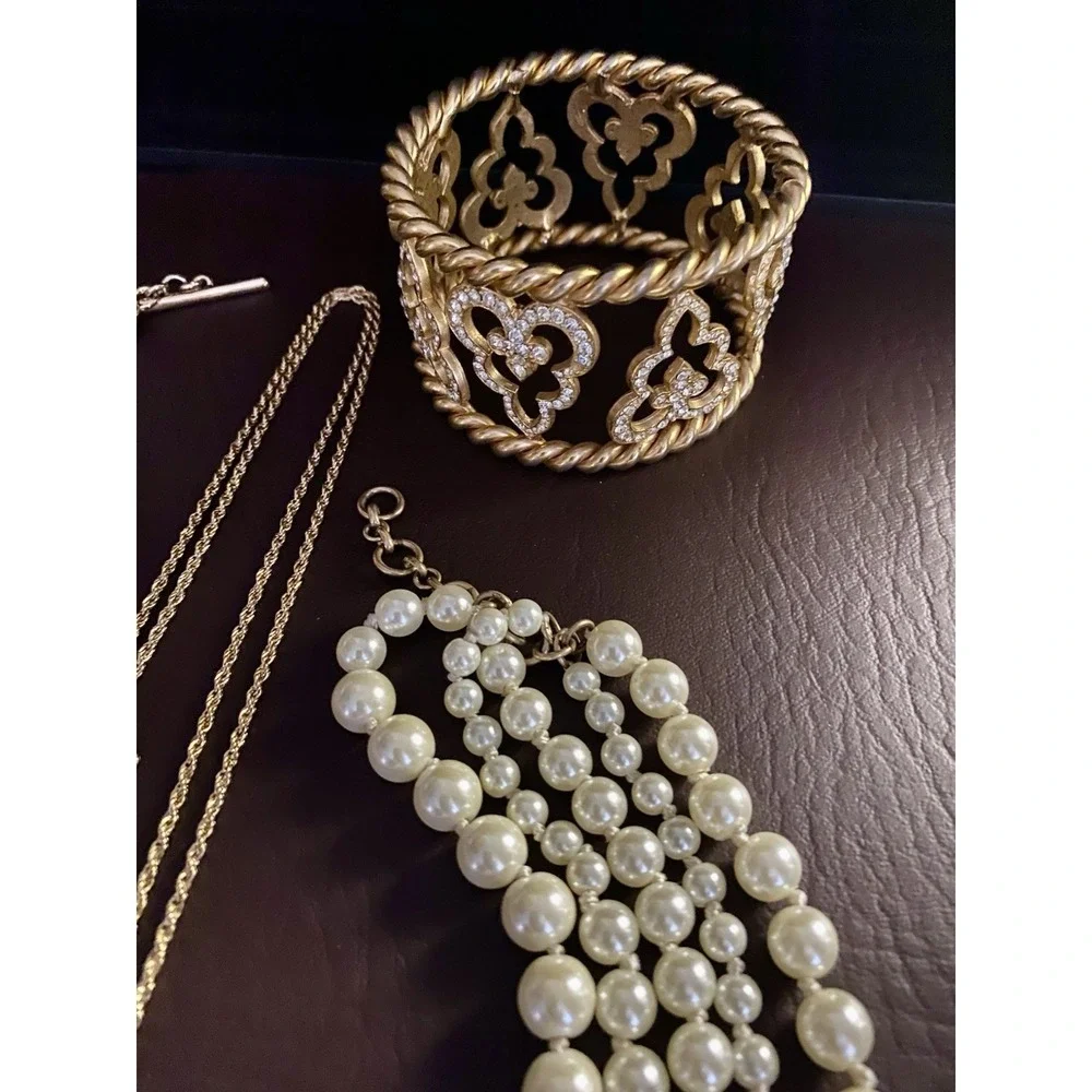 VTG - Modern Jewelry Bracelet Necklace Brooch Earring Rhinestone Faux Pearl Lot